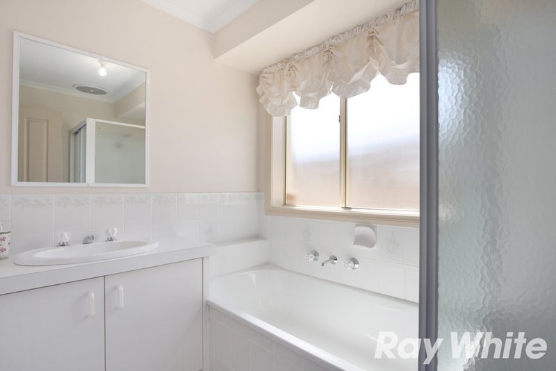 Photo - 18 Thomas Street, Pakenham VIC 3810 - Image 8