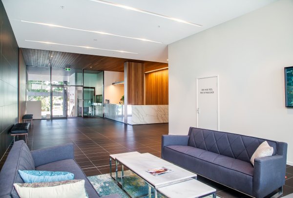 Photo - 18 Thorn Street, Kangaroo Point QLD 4169 - Image 9