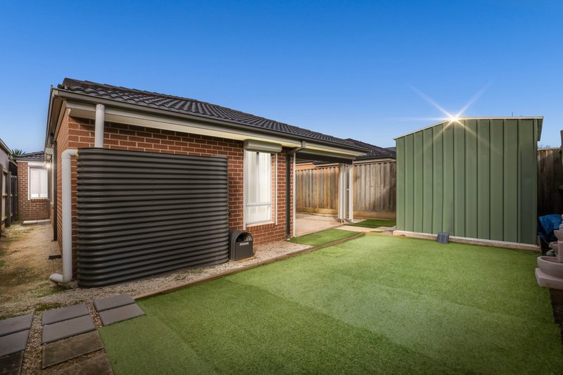 Photo - 18 Timbarra Drive, Werribee VIC 3030 - Image 17