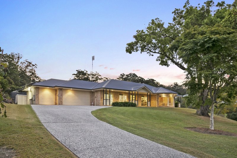 Photo - 18 Tobin Way, Tallebudgera QLD 4228 - Image 11