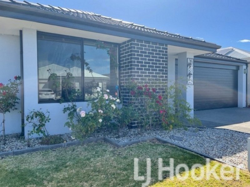 Photo - 18 Toolibin Rise, Baldivis WA 6171 - Image 2