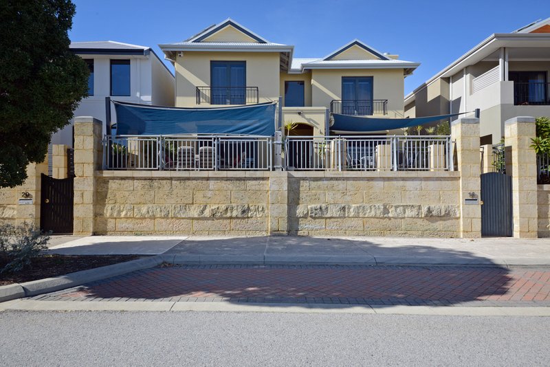 18 Torquay Pass, Mindarie WA 6030