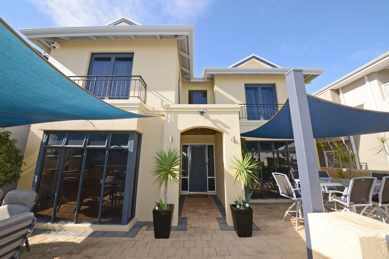 Photo - 18 Torquay Pass, Mindarie WA 6030 - Image 4