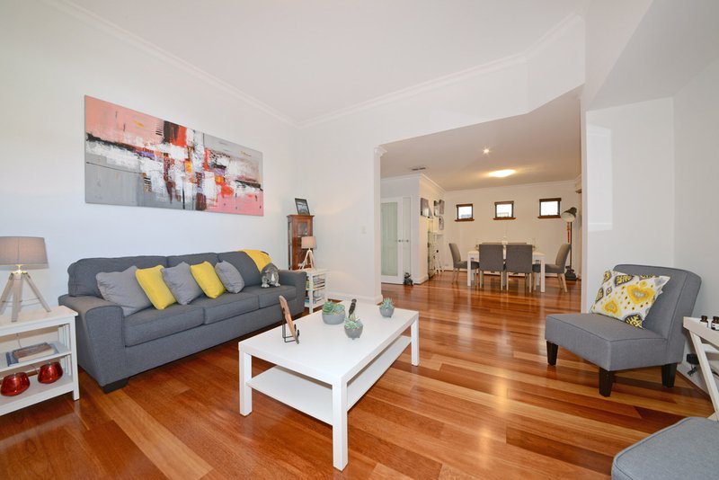 Photo - 18 Torquay Pass, Mindarie WA 6030 - Image 10