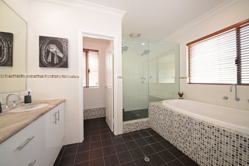 Photo - 18 Torquay Pass, Mindarie WA 6030 - Image 25