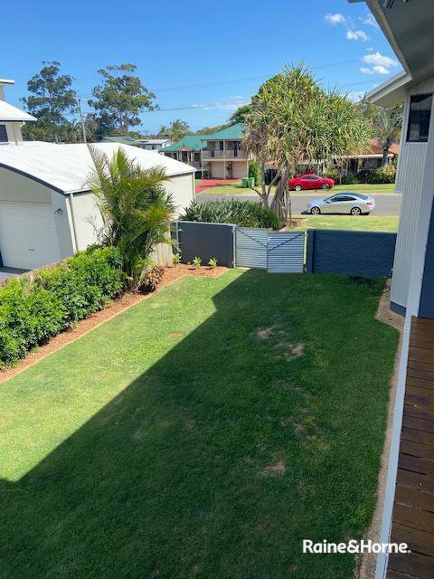 Photo - 18 Torquay Road, Redland Bay QLD 4165 - Image 16