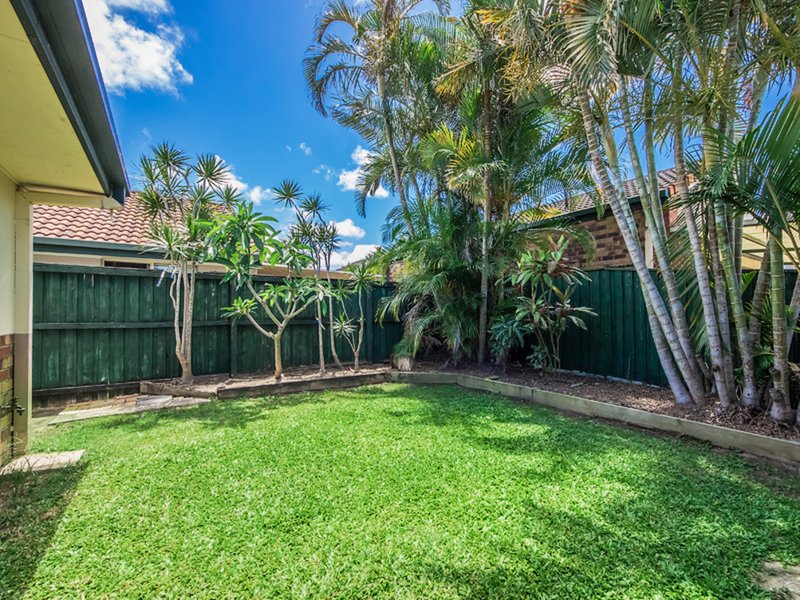 Photo - 18 Trade Winds Drive, Helensvale QLD 4212 - Image 4