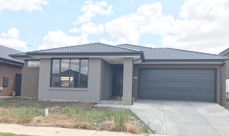 Photo - 18 Trajectory Drive, Tarneit VIC 3029 - Image 1