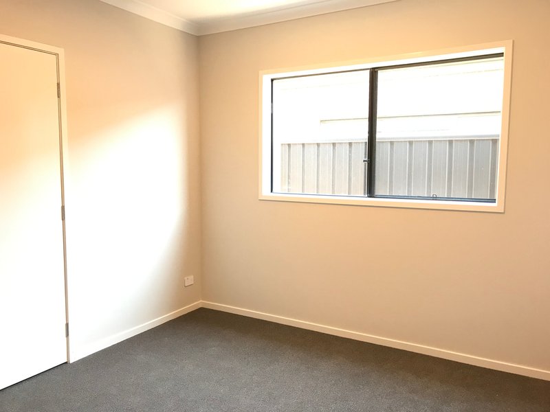 Photo - 18 Trajectory Drive, Tarneit VIC 3029 - Image 14