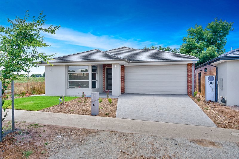 Photo - 18 Tramway Street, Warragul VIC 3820 - Image 2