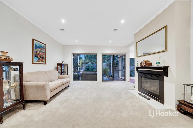 Photo - 18 Trapani Avenue, Point Cook VIC 3030 - Image 3