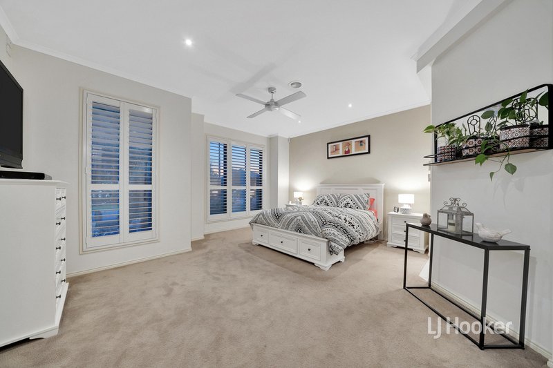 Photo - 18 Trapani Avenue, Point Cook VIC 3030 - Image 10