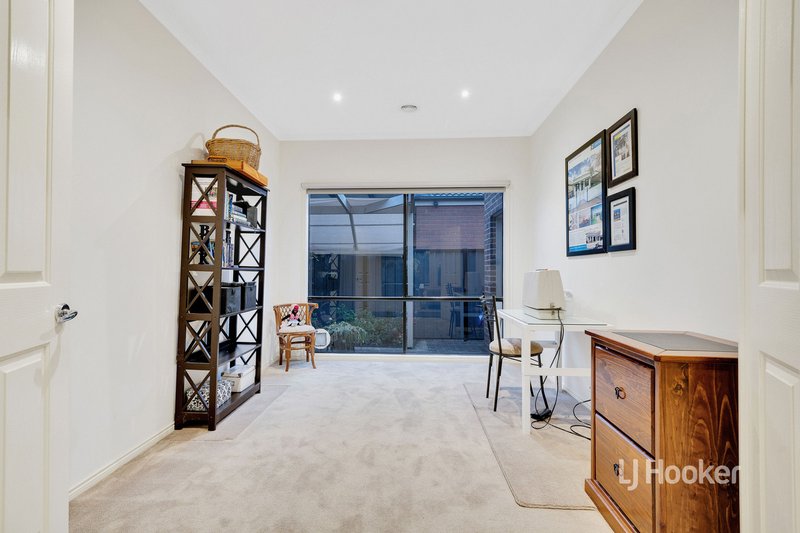 Photo - 18 Trapani Avenue, Point Cook VIC 3030 - Image 15