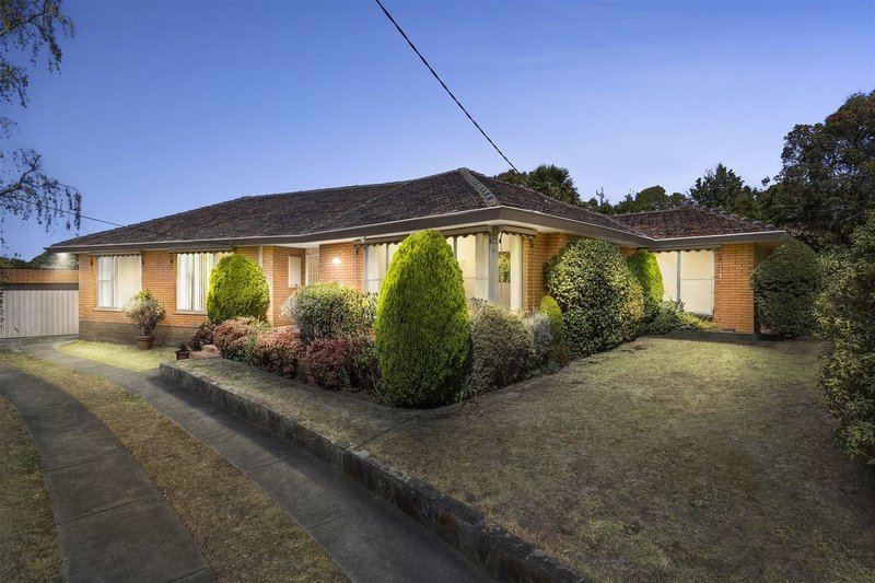 18 Trenton Avenue, Glen Waverley VIC 3150