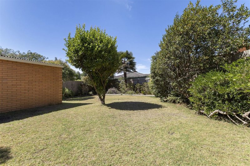 Photo - 18 Trenton Avenue, Glen Waverley VIC 3150 - Image 10