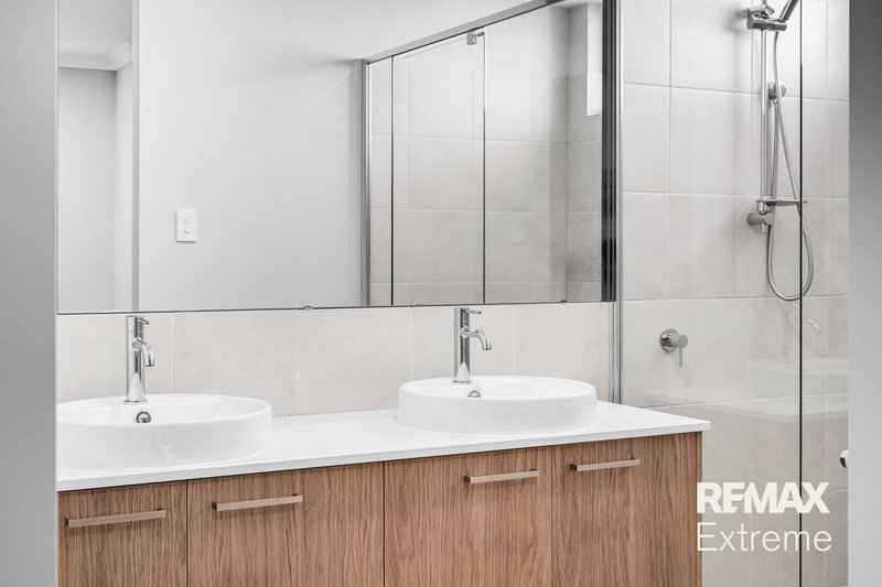 Photo - 18 Trestles Way, Eglinton WA 6034 - Image 7