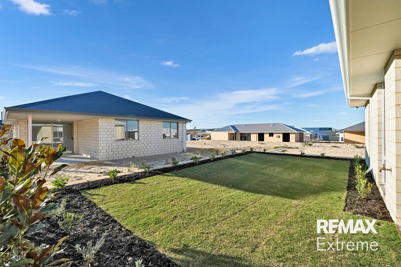 Photo - 18 Trestles Way, Eglinton WA 6034 - Image 29