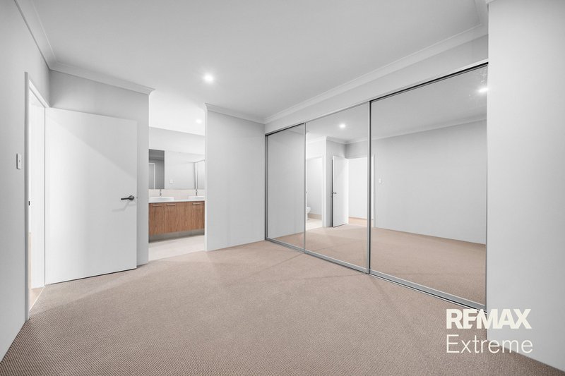 Photo - 18 Trestles Way, Eglinton WA 6034 - Image 3