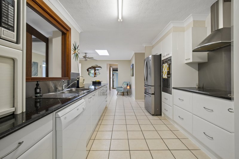 Photo - 18 Turtle Street, Mermaid Waters QLD 4218 - Image 5