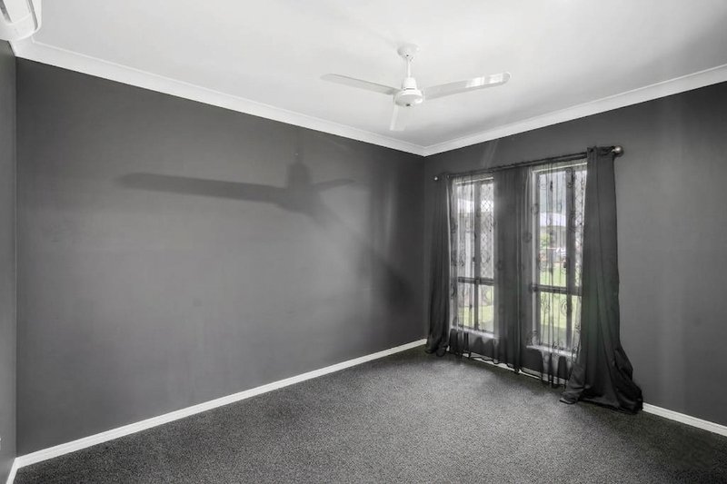 Photo - 18 Tyenna Close, Bentley Park QLD 4869 - Image 9