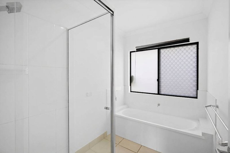 Photo - 18 Tyenna Close, Bentley Park QLD 4869 - Image 10