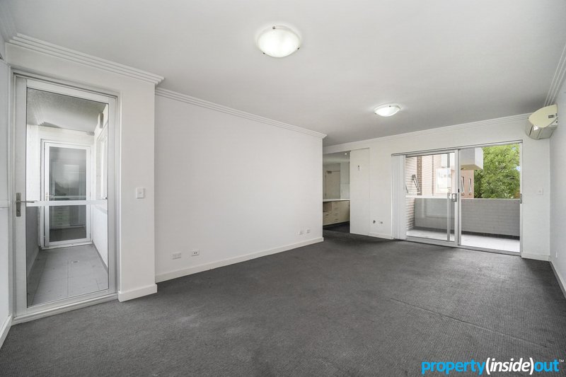 Photo - 1/8 Una Street, Harris Park NSW 2150 - Image 2