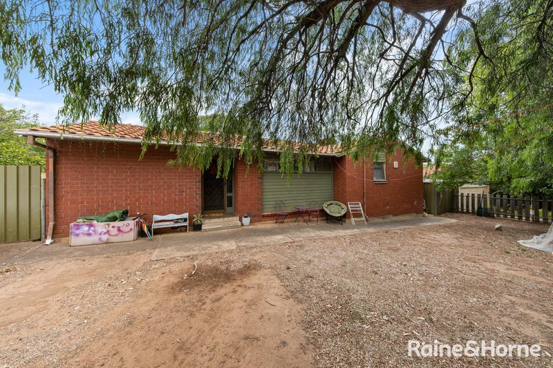 Photo - 18 Valentine Street, Morphett Vale SA 5162 - Image 2