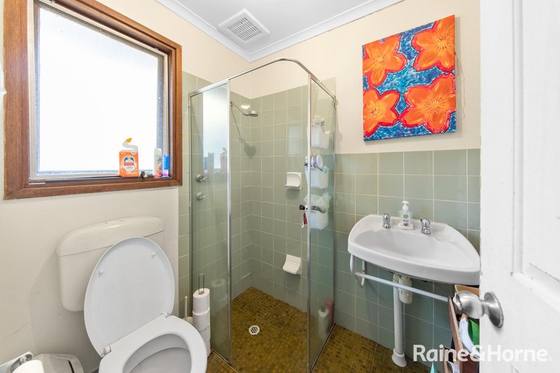 Photo - 18 Valentine Street, Morphett Vale SA 5162 - Image 4