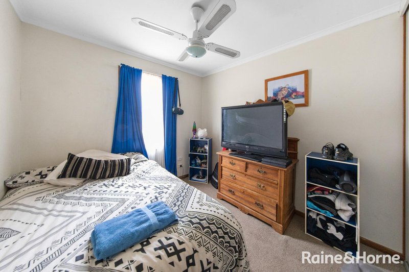 Photo - 18 Valentine Street, Morphett Vale SA 5162 - Image 11