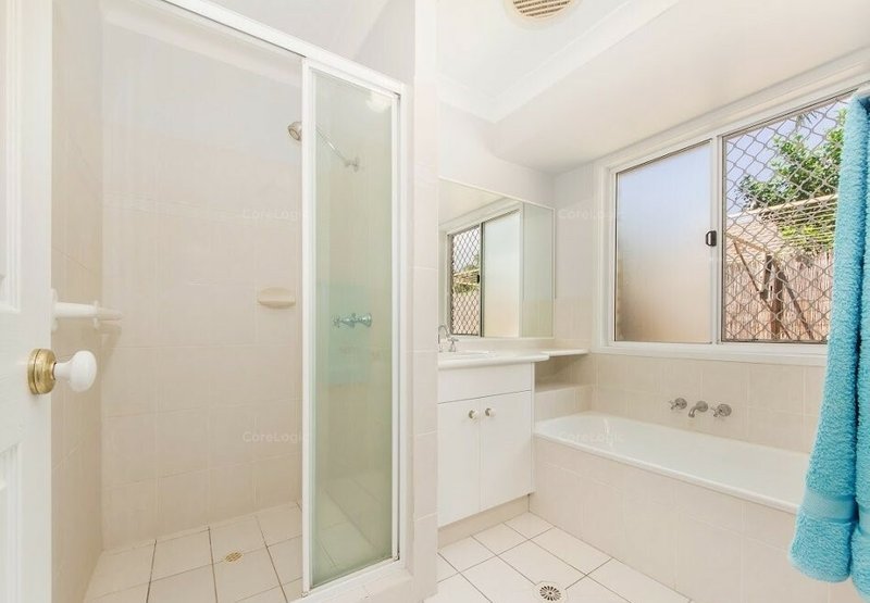 Photo - 18 Vancouver Dr , Robina QLD 4226 - Image 9