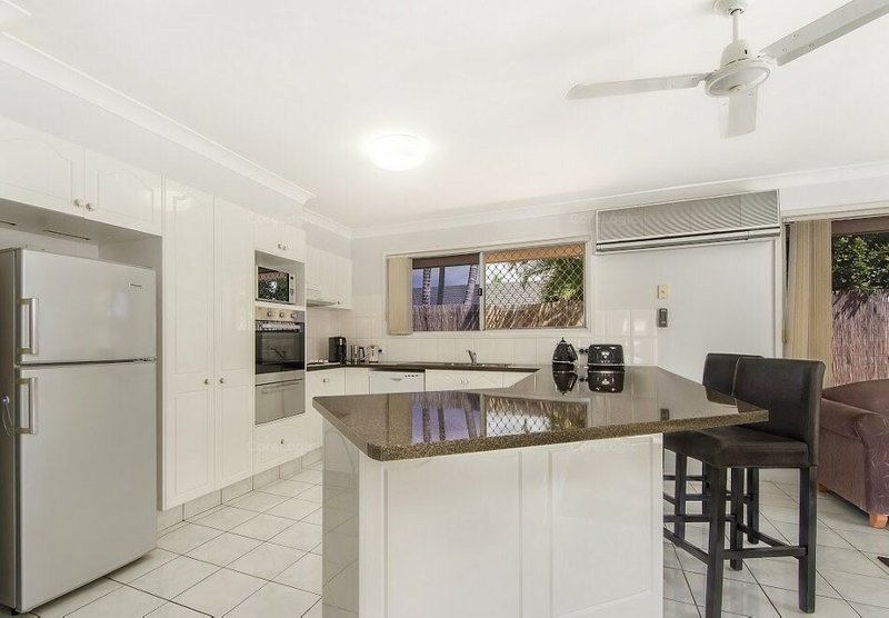 Photo - 18 Vancouver Dr , Robina QLD 4226 - Image 10