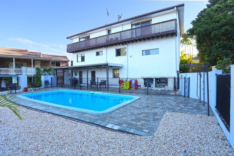 Photo - 18 Vera Drive, Coffs Harbour NSW 2450 - Image 2