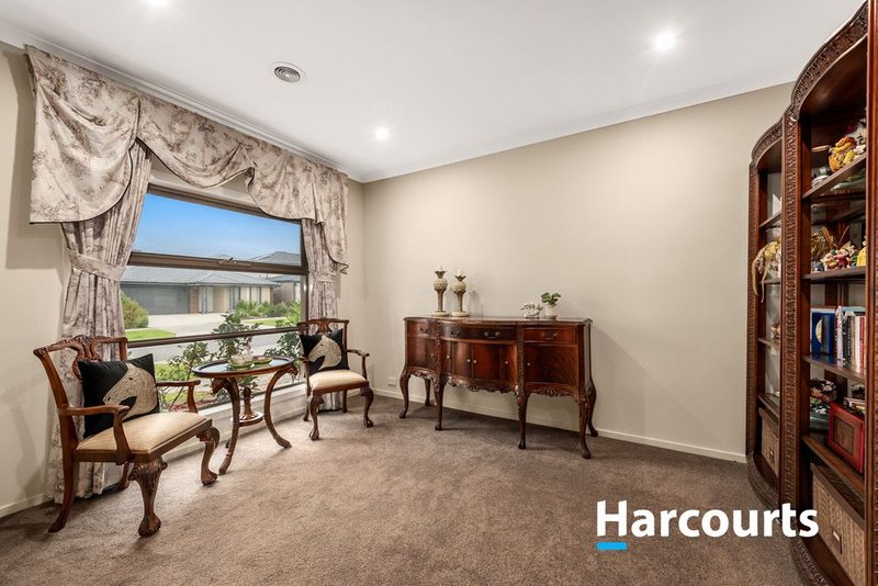 Photo - 18 Verdant Street, Wantirna South VIC 3152 - Image 6