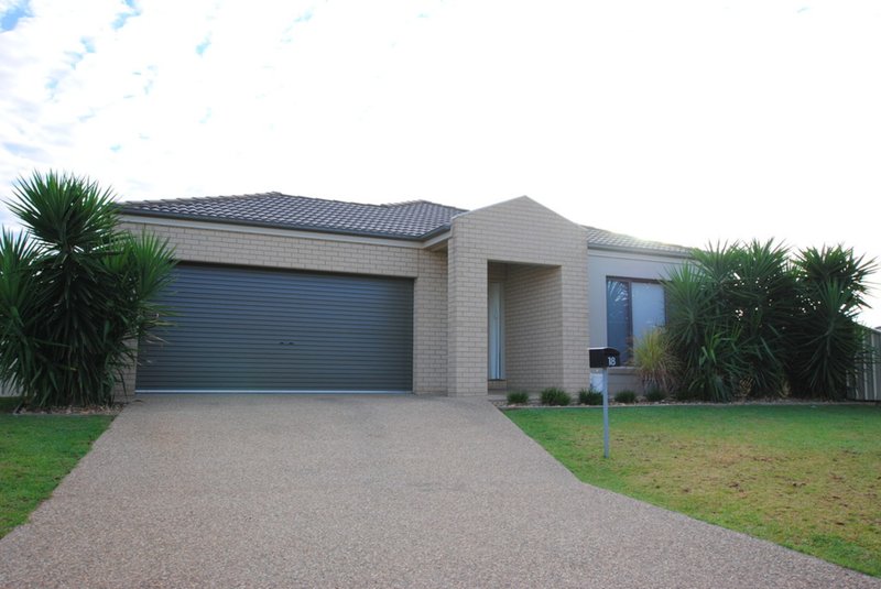 Photo - 18 Verri Street, Griffith NSW 2680 - Image 2