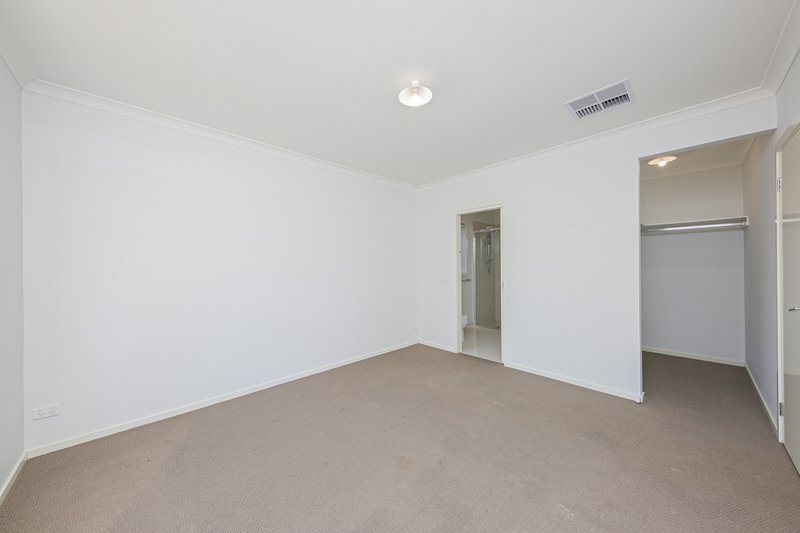 Photo - 18 Vesna Avenue, Clyde North VIC 3978 - Image 2