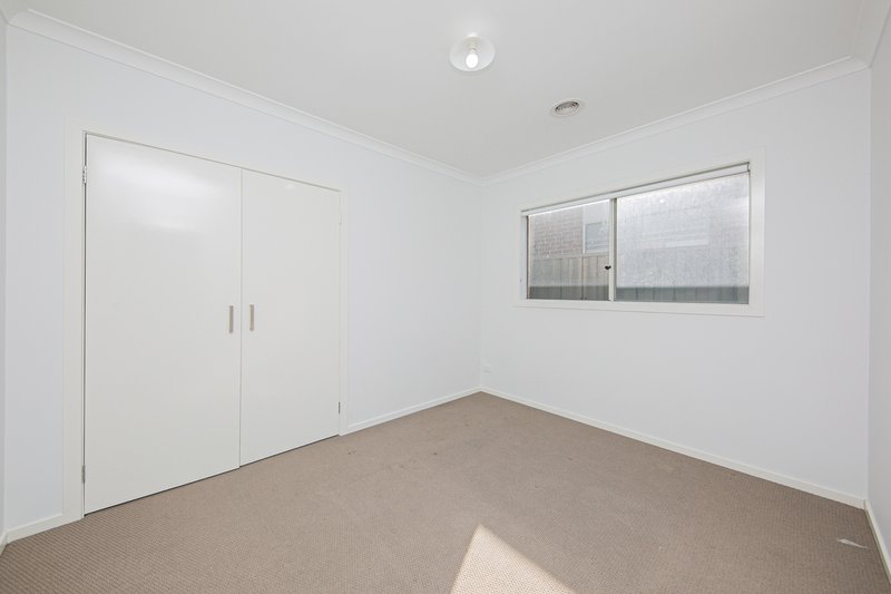 Photo - 18 Vesna Avenue, Clyde North VIC 3978 - Image 7