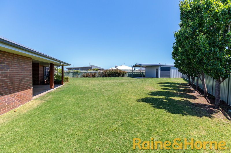 Photo - 18 Waldorf Place, Dubbo NSW 2830 - Image 13