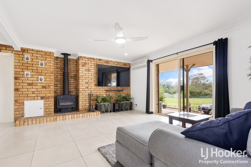 Photo - 18 Walnut Court, Burpengary QLD 4505 - Image 5