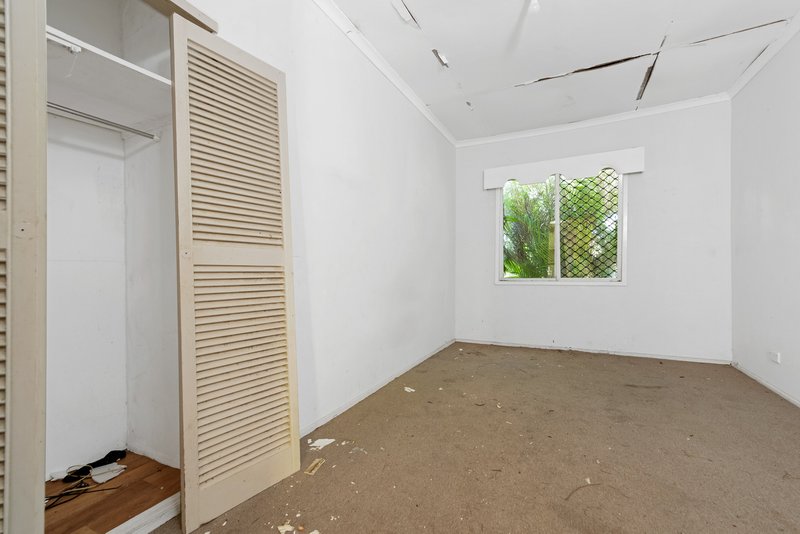 Photo - 18 Walters Avenue, West Gladstone QLD 4680 - Image 6