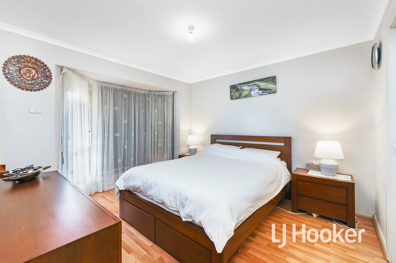 Photo - 18 Warana Drive, Hampton Park VIC 3976 - Image 7