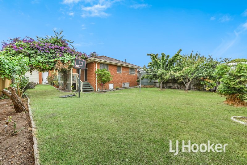 Photo - 18 Warana Drive, Hampton Park VIC 3976 - Image 12