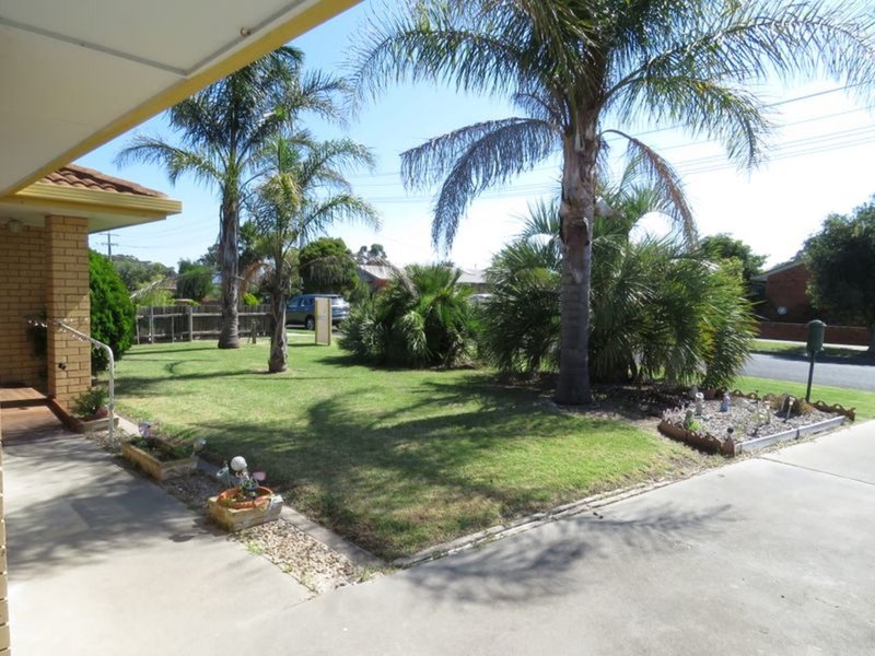 Photo - 18 Waratah Avenue, Paynesville VIC 3880 - Image 3