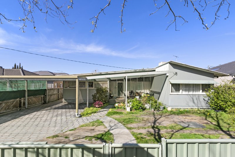 Photo - 18 Waratah Street, Bentleigh East VIC 3165 - Image 5