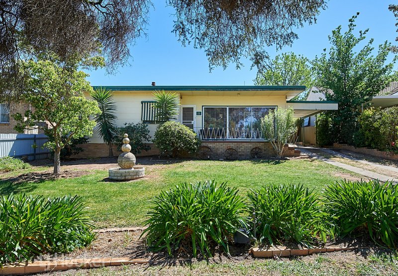 Photo - 18 Waratah Street, Kooringal NSW 2650 - Image 1