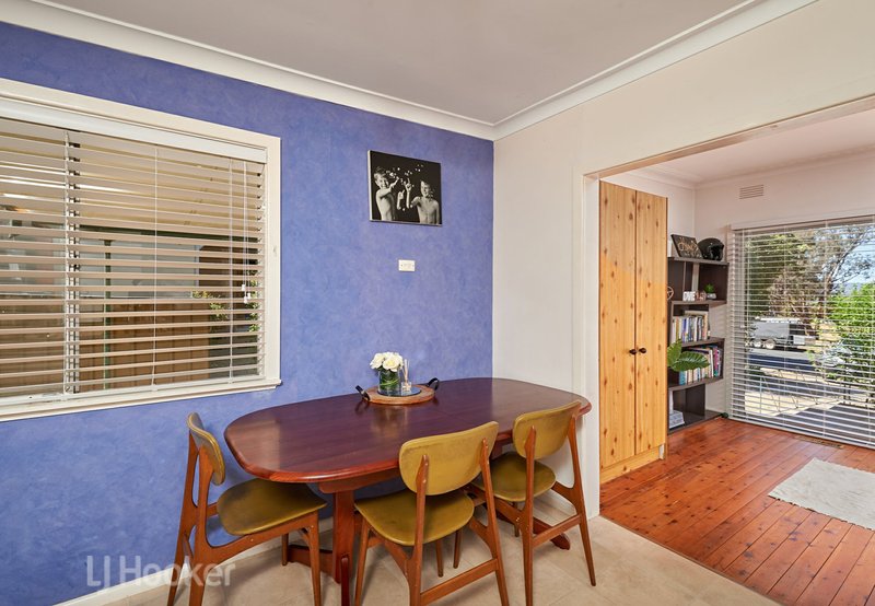 Photo - 18 Waratah Street, Kooringal NSW 2650 - Image 6