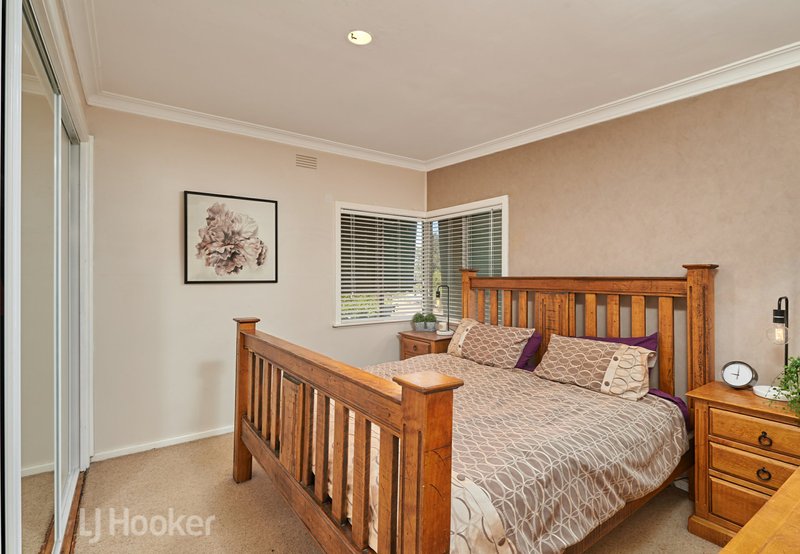 Photo - 18 Waratah Street, Kooringal NSW 2650 - Image 7