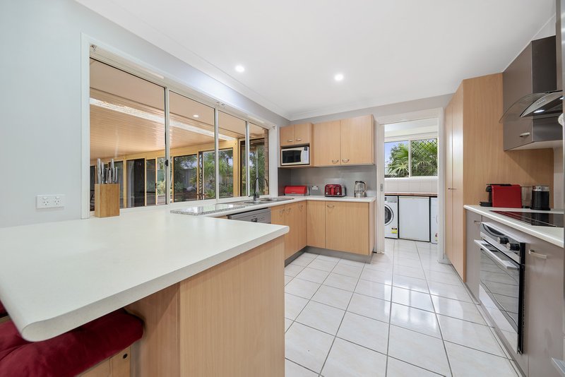 Photo - 18 Warrego Crescent, Murrumba Downs QLD 4503 - Image 6