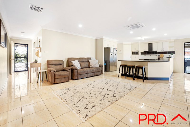 Photo - 18 Warwick Road, Tamworth NSW 2340 - Image 10