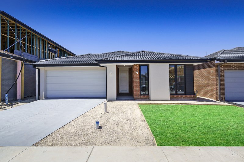 18 Wateribbon Road, Officer VIC 3809