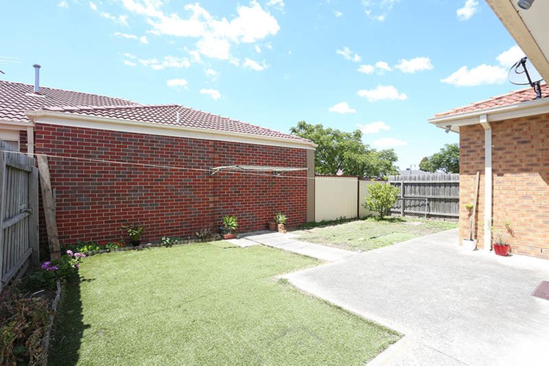 Photo - 18 Watersedge Way, Roxburgh Park VIC 3064 - Image 9